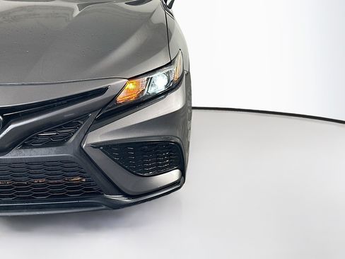 Used 2021 Toyota Camry SE FWD image 9