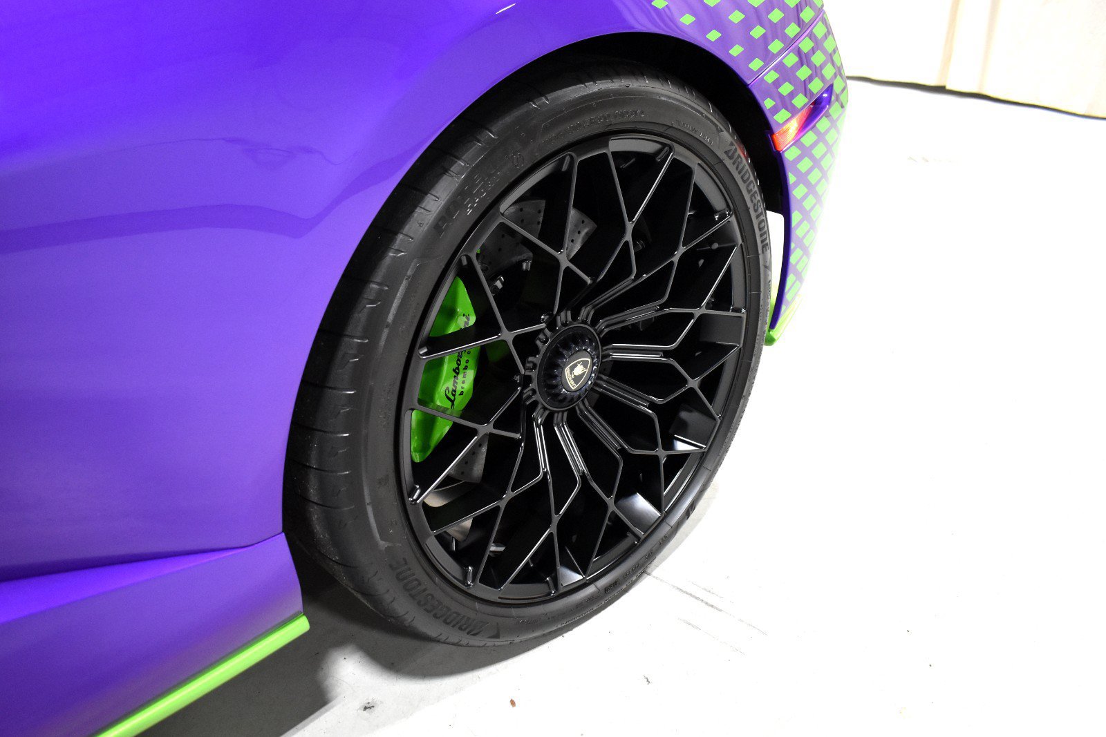 Used 2023 Lamborghini Huracan STO RWD image 18