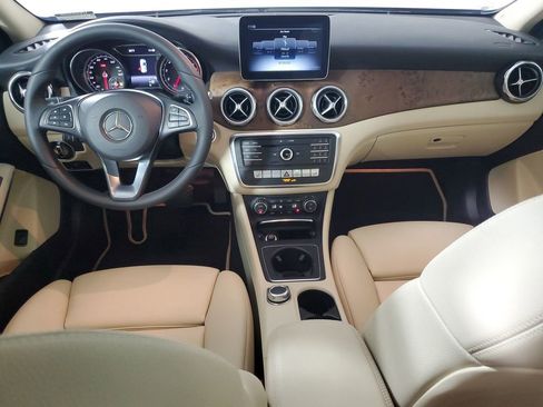 Used 2018 Mercedes-Benz GLA 250 image 14