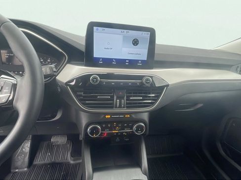 Used 2022 Ford Escape SE w/ SE Sport Appearance Package image 13