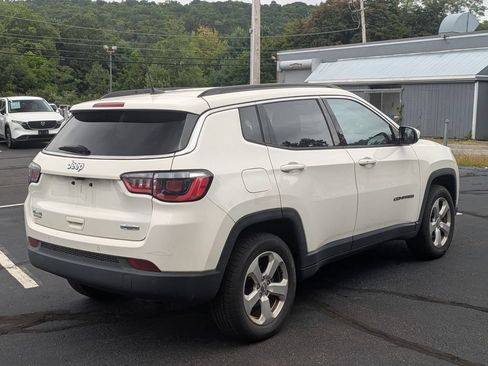 Used 2018 Jeep Compass Latitude w/ Popular Equipment Group AWD/4WD image 2