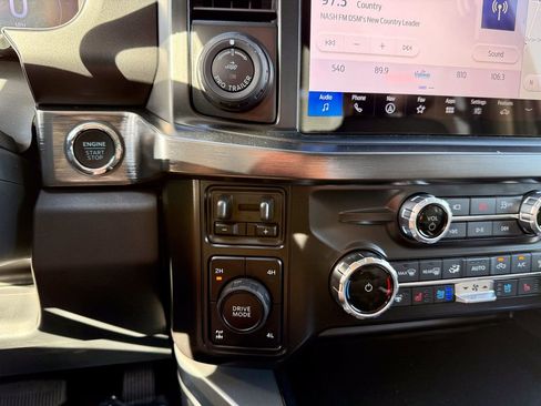 New 2025 Ford F350 Lariat w/ Lariat Ultimate Package image 32