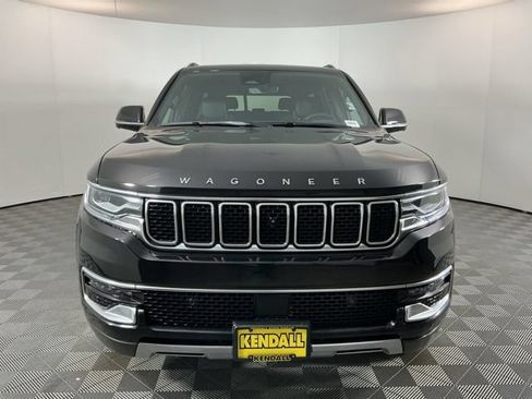 Used 2022 Jeep Wagoneer Series III w/ Rear Seat Entertainment Group AWD/4WD image 2