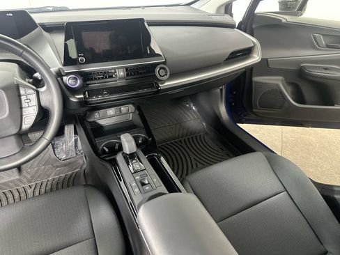 Used 2023 Toyota Prius LE FWD image 19