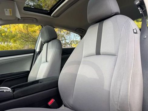 Used 2019 Honda Civic EX image 4