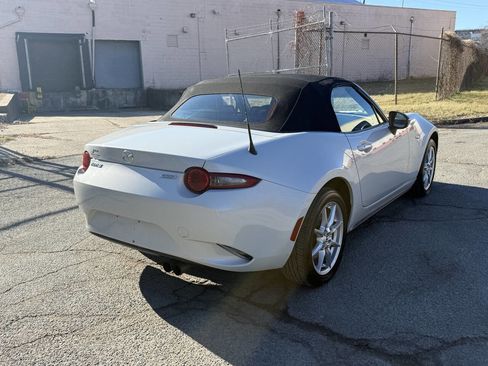 Used 2016 MAZDA MX-5 Miata Sport image 5