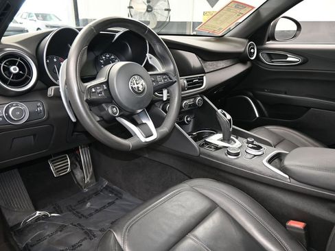 Used 2023 Alfa Romeo Giulia Sprint image 13