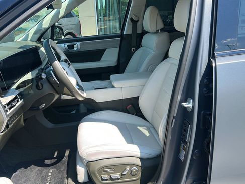 Certified 2025 Hyundai Santa Fe Calligraphy AWD/4WD image 16