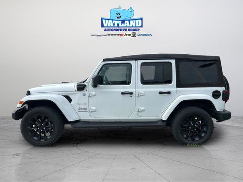 Used 2023 Jeep Wrangler Unlimited Sahara w/ Cold Weather Group AWD/4WD image 2