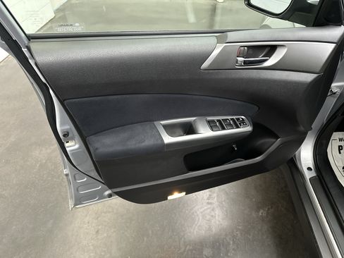 Used 2012 Subaru Forester 2.5X Limited AWD/4WD image 16