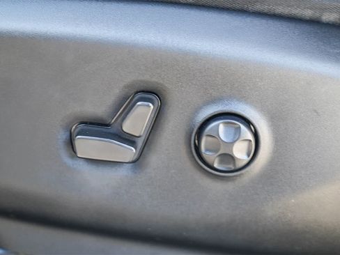 Used 2022 Chrysler Pacifica Touring-L image 18