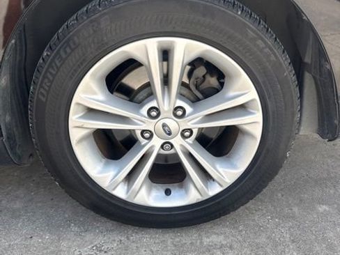 Used 2016 Ford Taurus SEL w/ Equipment Group 201A FWD image 15