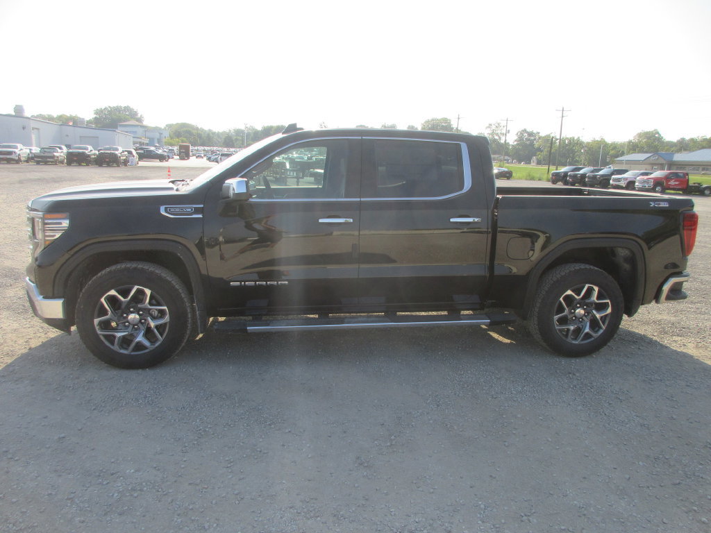 New 2026 GMC Sierra 1500 SLT w/ SLT Premium Package AWD/4WD image 11