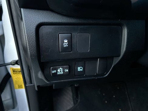 Used 2022 Toyota Tacoma SR AWD/4WD image 13