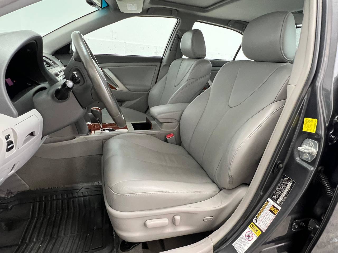 Used 2011 Toyota Camry XLE w/ XLE Extra-Value Pkg #2 FWD image 8