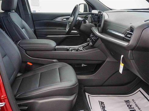 New 2026 Chevrolet Traverse LT w/ LPO, Floor Liner Package image 13