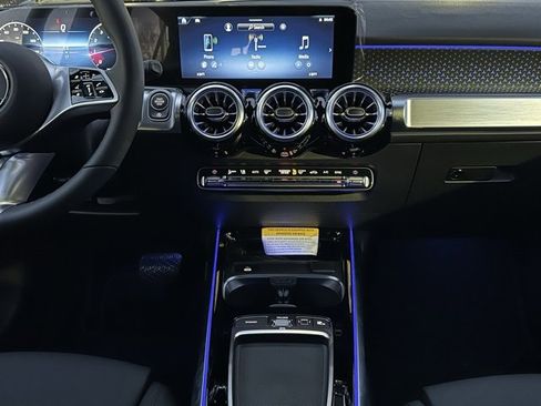 New 2026 Mercedes-Benz GLB 250 4MATIC image 14