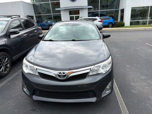 Used 2012 Toyota Camry XLE w/ Leather Pkg FWD image 5