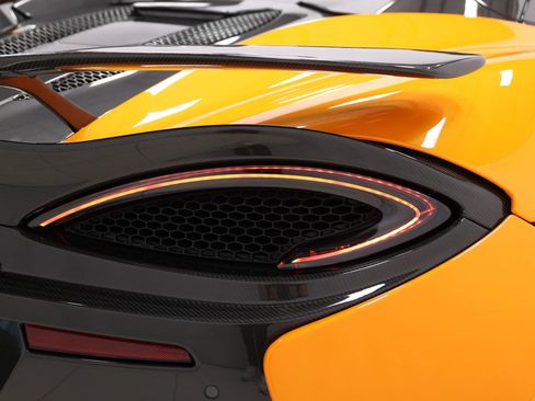 Used 2019 McLaren 570S Spider RWD image 70