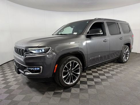 Used 2023 Jeep Wagoneer Series III w/ Premium Group I AWD/4WD image 3