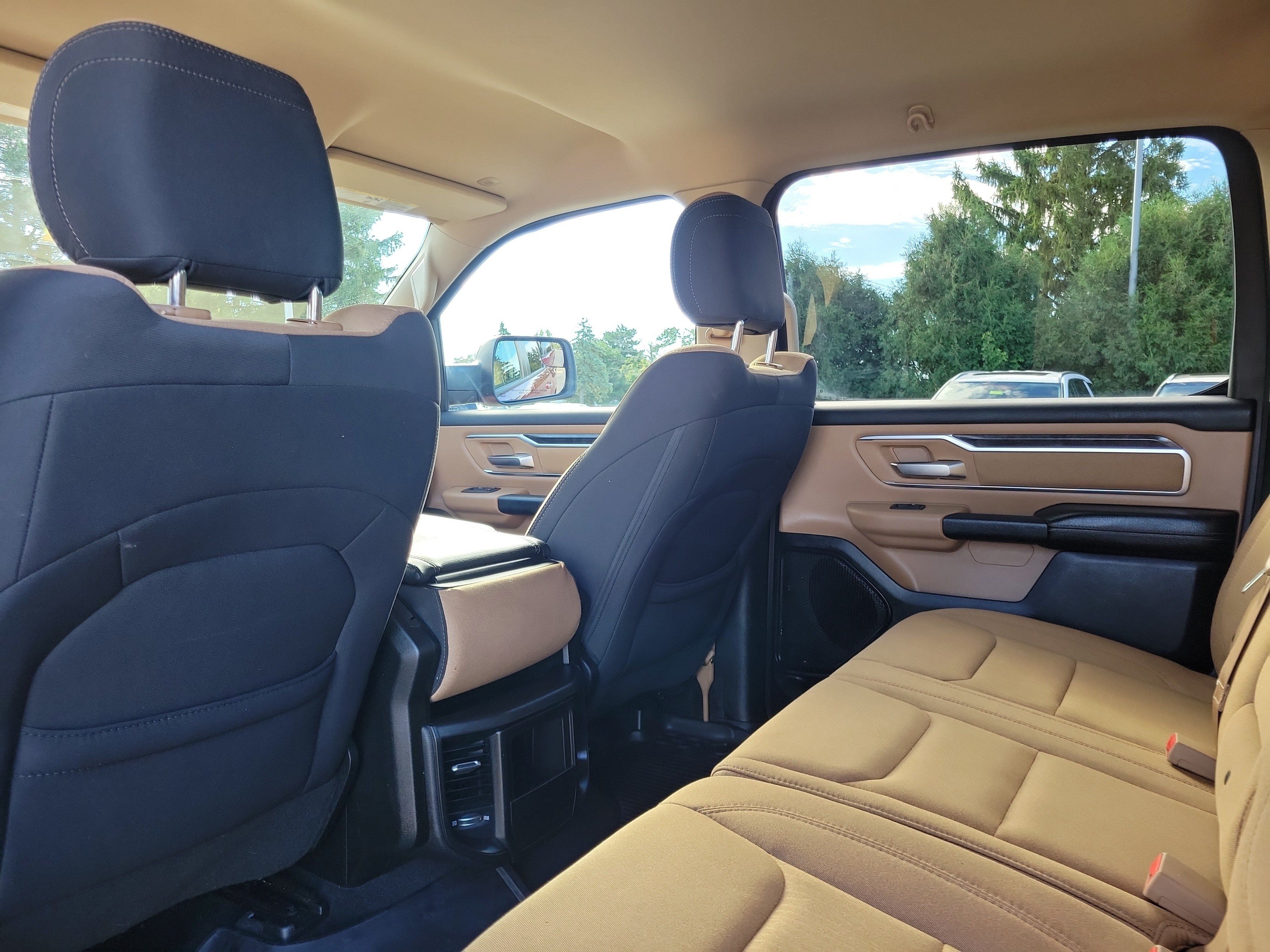 Used 2019 RAM 1500 Big Horn AWD/4WD image 14