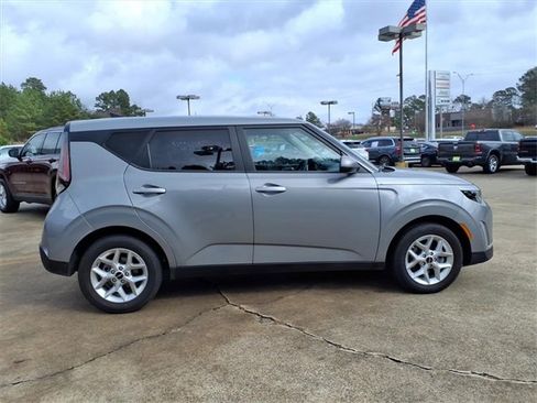 Used 2024 Kia Soul LX w/ Option Group 015 image 2