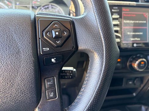 Used 2022 Toyota 4Runner TRD Off-Road Premium AWD/4WD image 26