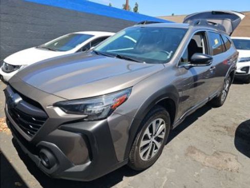 Used 2024 Subaru Outback Premium AWD/4WD image 1