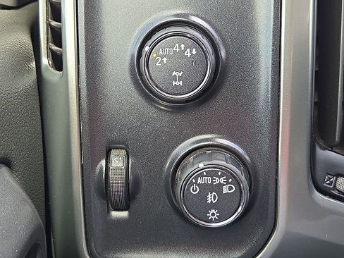 Used 2018 Chevrolet Silverado 1500 LT w/ All Star Edition image 18