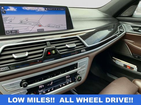 Used 2022 BMW 750i xDrive w/ Executive Package AWD/4WD image 28
