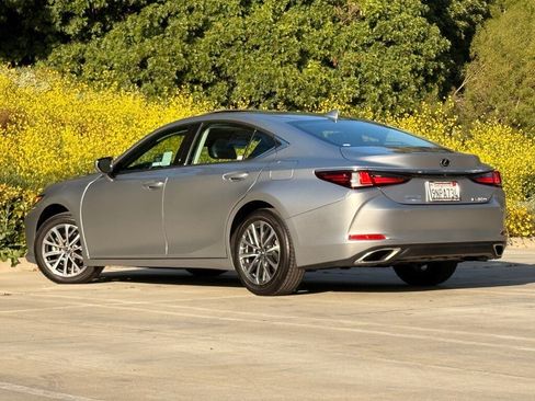 Certified 2025 Lexus ES 350 w/ Accessory Package (Z2) image 3