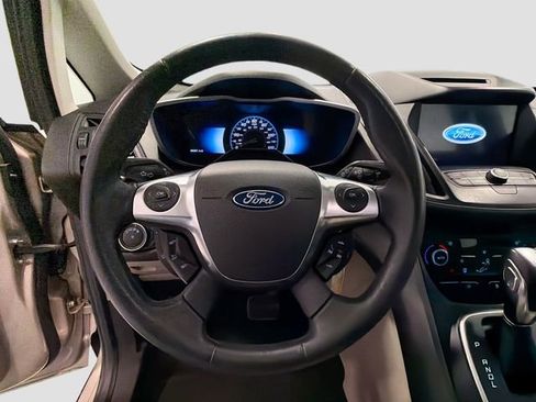 Used 2017 Ford C-MAX Energi SE w/ Equipment Group 401A FWD image 8
