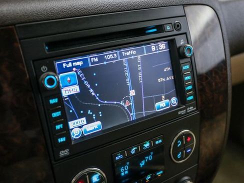 Used 2011 GMC Yukon XL Denali AWD/4WD image 55