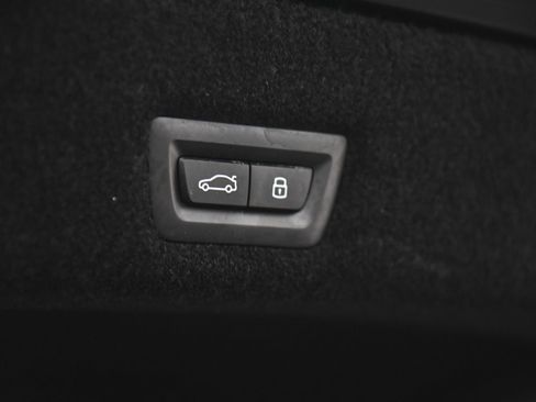 Used 2023 BMW i7 xDrive60 w/ Executive Package 2 image 47