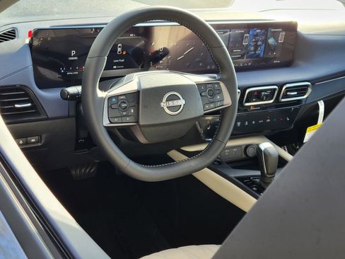 New 2026 Nissan Sentra SL w/ Floor Mat Package FWD image 6