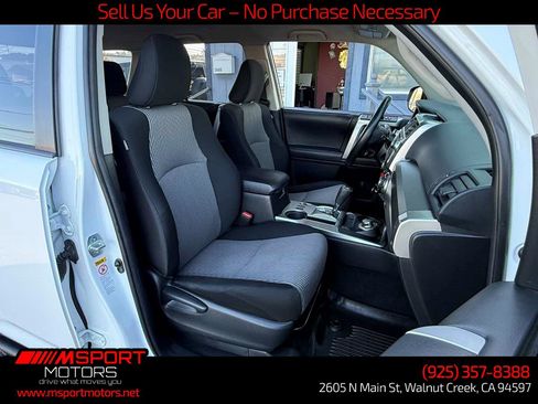 Used 2018 Toyota 4Runner SR5 AWD/4WD image 23