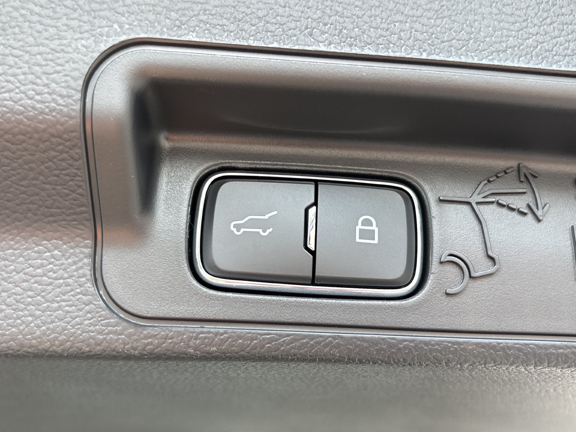 New 2026 Ford Explorer Active RWD image 23