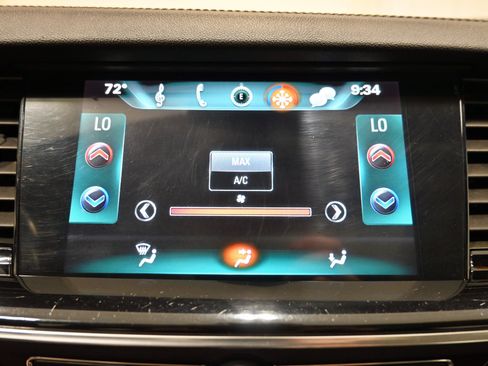 Used 2018 Buick Regal Essence w/ Driver Confidence Package #1 AWD/4WD image 13