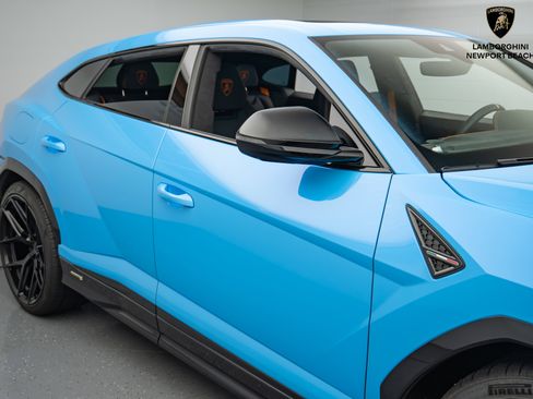 Used 2024 Lamborghini Urus S image 3