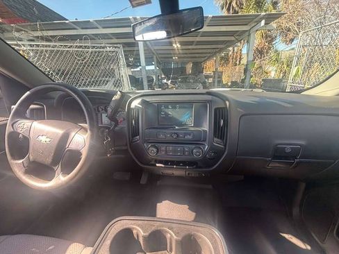 Used 2018 Chevrolet Silverado 1500 W/T w/ Trailering Package RWD image 3