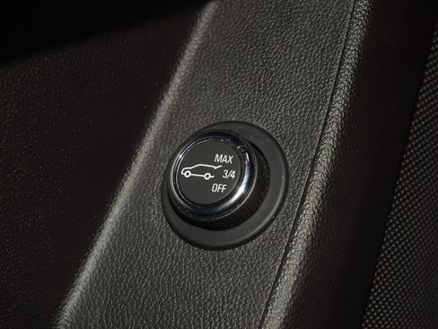 Used 2018 Chevrolet Traverse LT image 50