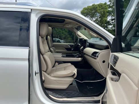 Used 2020 Lincoln Navigator Reserve w/ Luxury Package AWD/4WD image 41