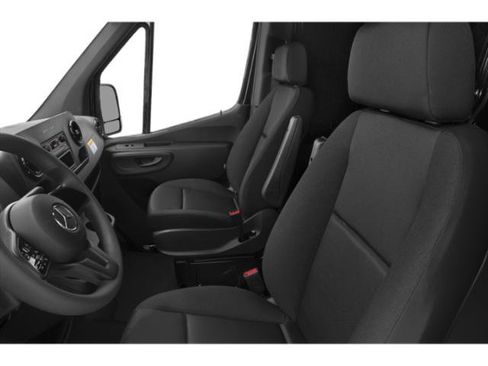 Used 2025 Mercedes-Benz Sprinter 2500 image 9