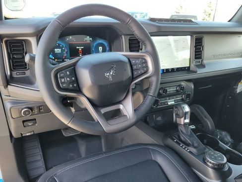 New 2026 Ford Bronco Badlands image 9