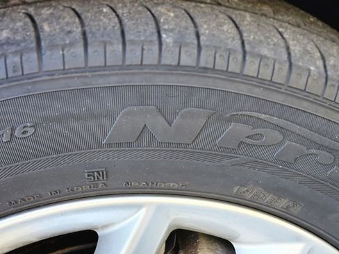 Used 2024 Kia Soul LX w/ Option Group 015 FWD image 11
