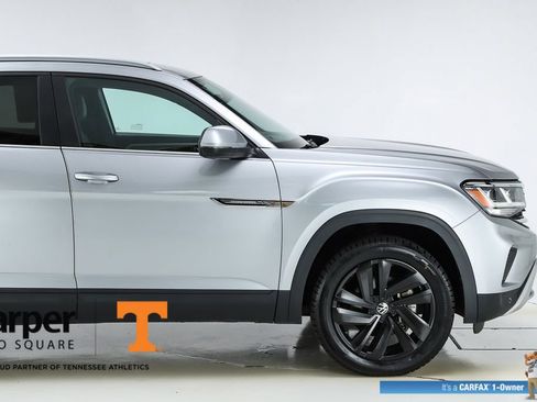 Used 2022 Volkswagen Atlas Cross Sport SE w/ Panoramic Sunroof Package FWD image 49