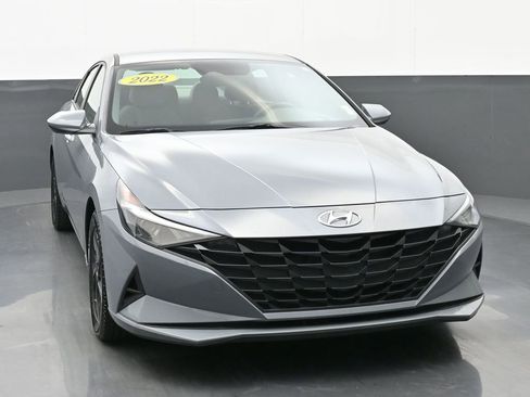Used 2022 Hyundai Elantra SEL w/ Cargo Package image 8