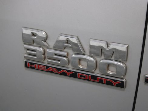 Used 2018 RAM 3500 Tradesman w/ Chrome Appearance Group RWD image 12