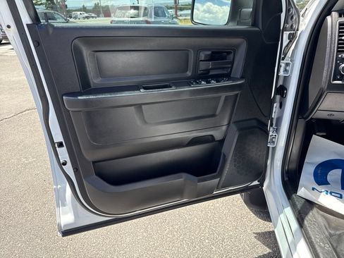 Used 2019 RAM 1500 Tradesman w/ Chrome Appearance Group AWD/4WD image 12