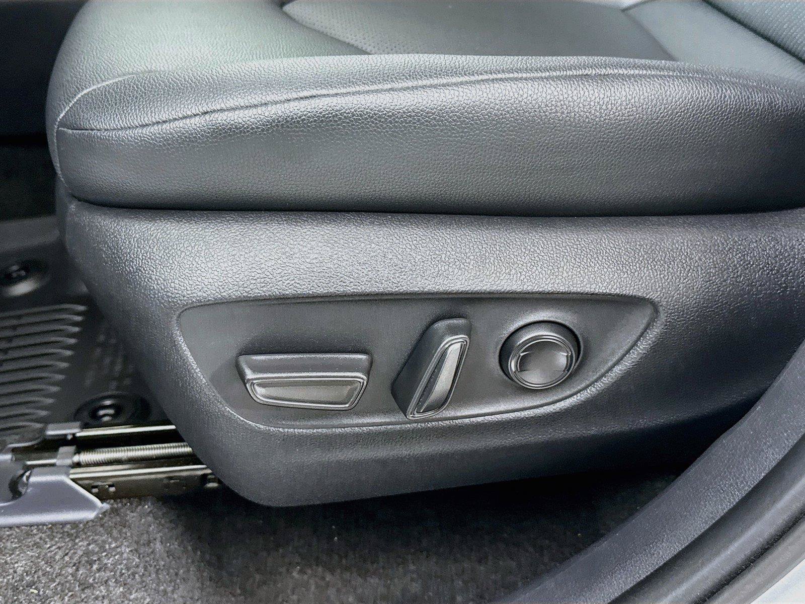 Certified 2026 Toyota Grand Highlander FWD image 31